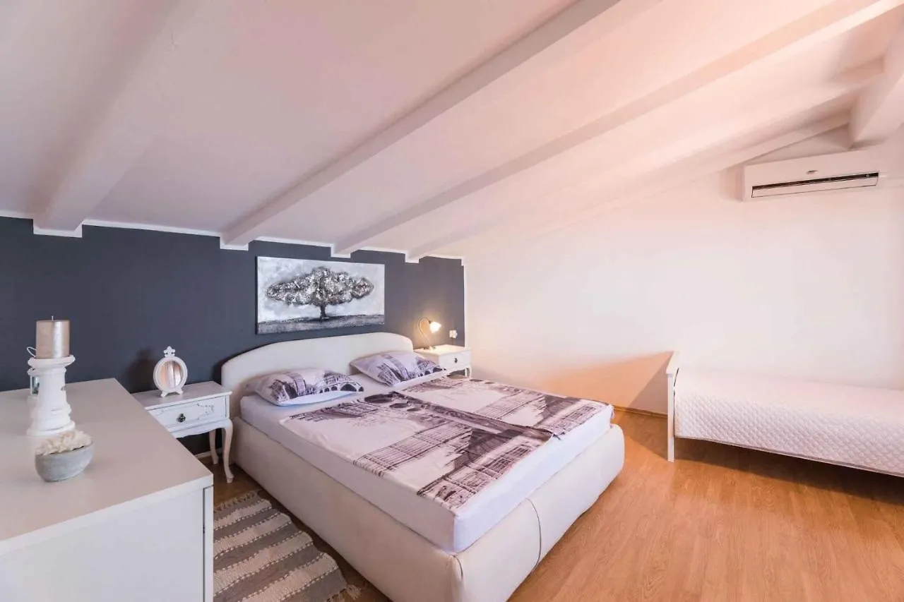 Apartment In Crikvenica 5213 Dramalj